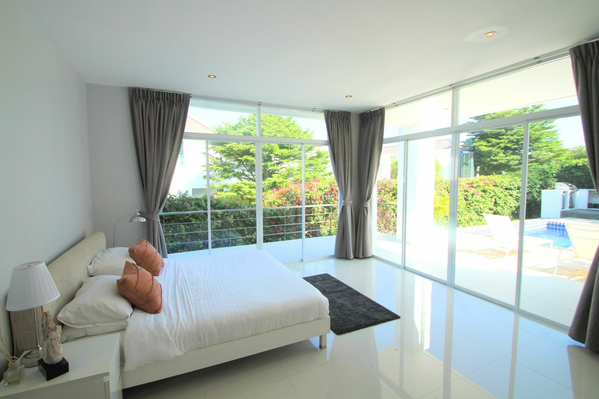 5 Bedrooms Mansion B3 Villa *