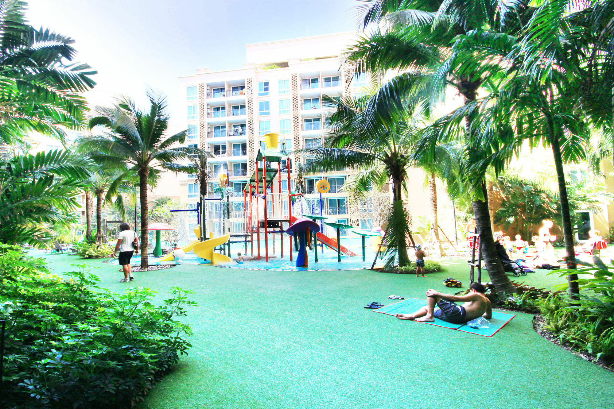 Atlantis & Water Park By The Sea Hotel Pattaya