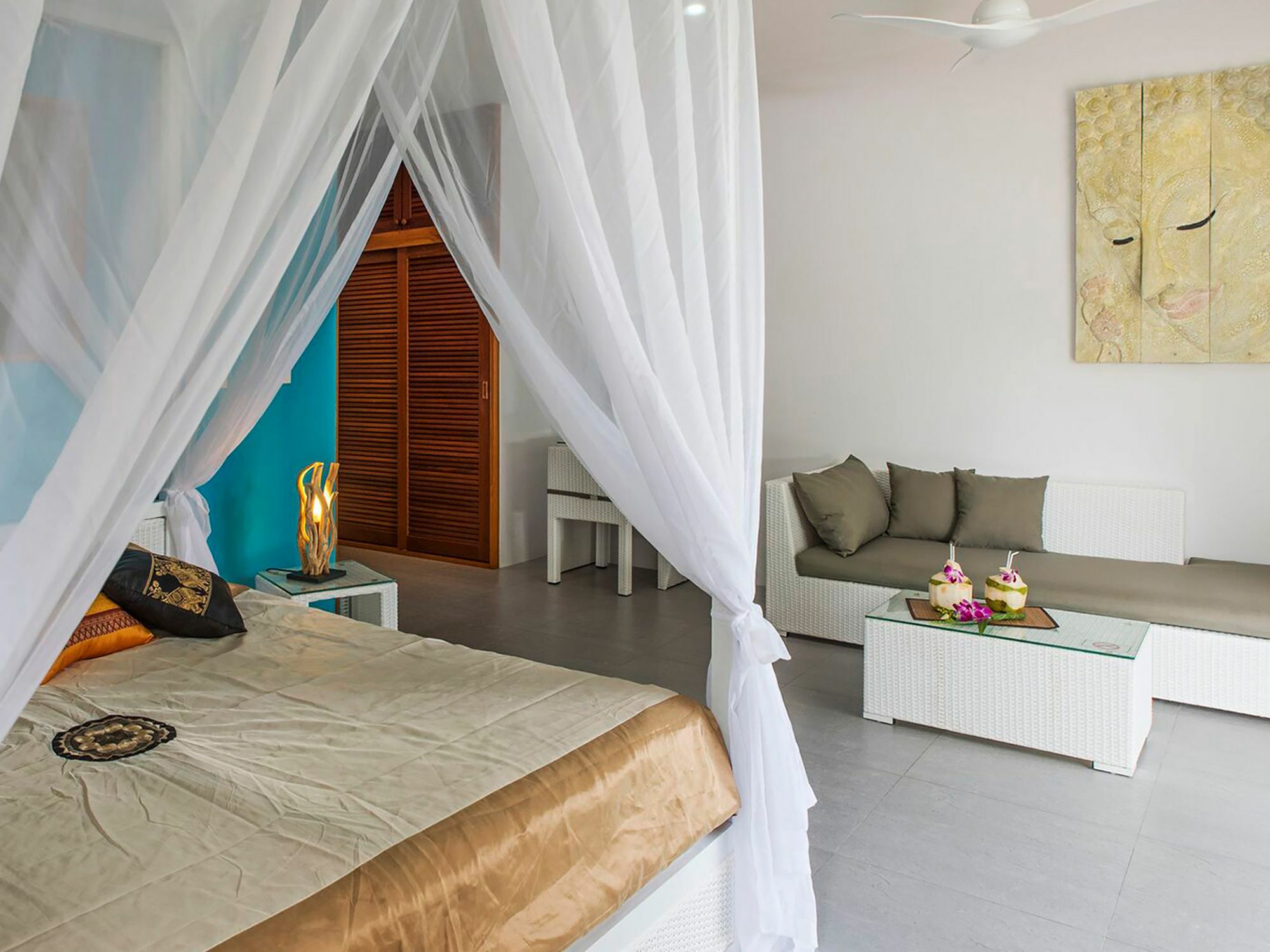 Moon Hotel 4*