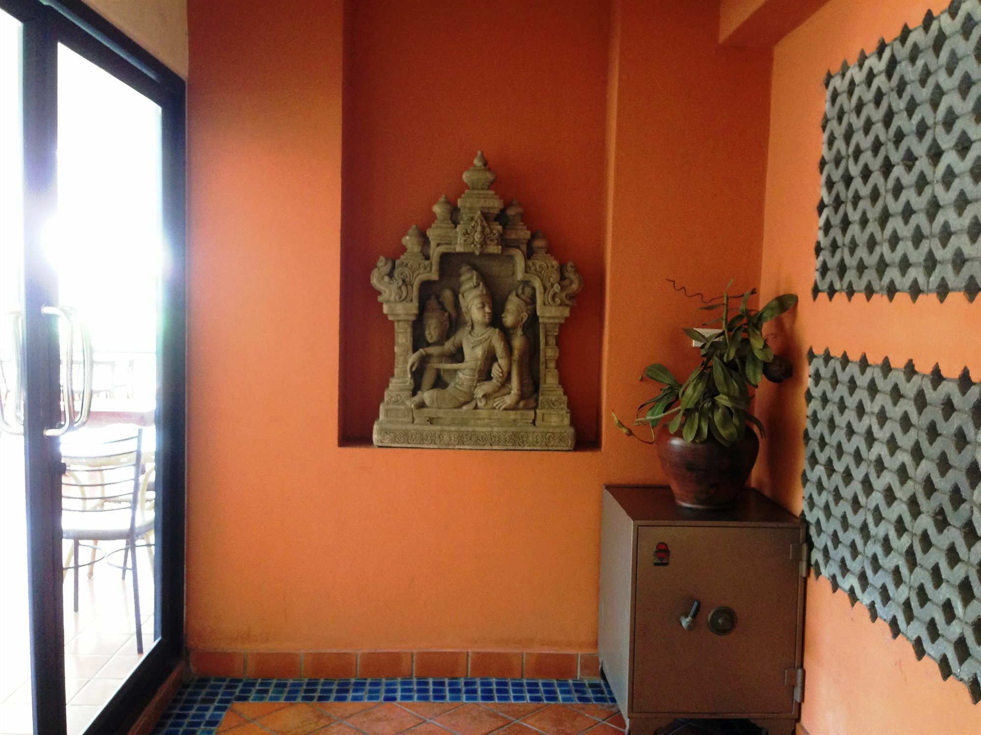 Aparthotel Yanadin Service 2*