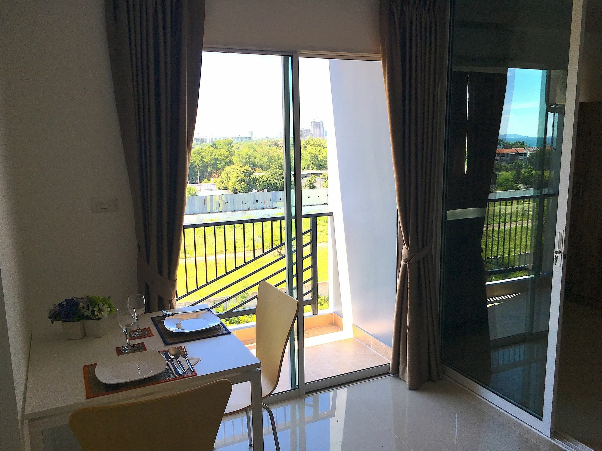 Breezy House Apartamento Praia de Jomtien