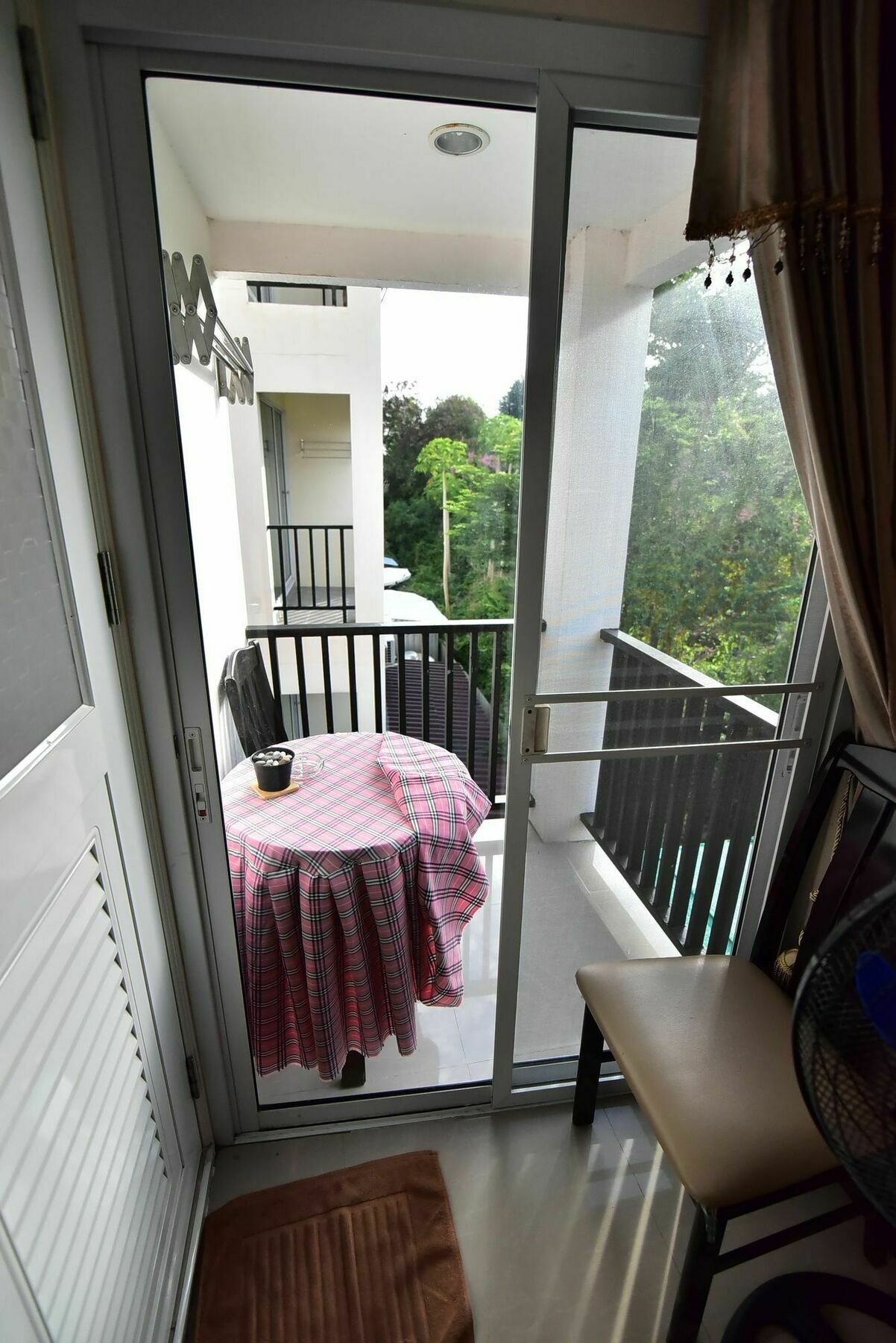 Joy House 2*