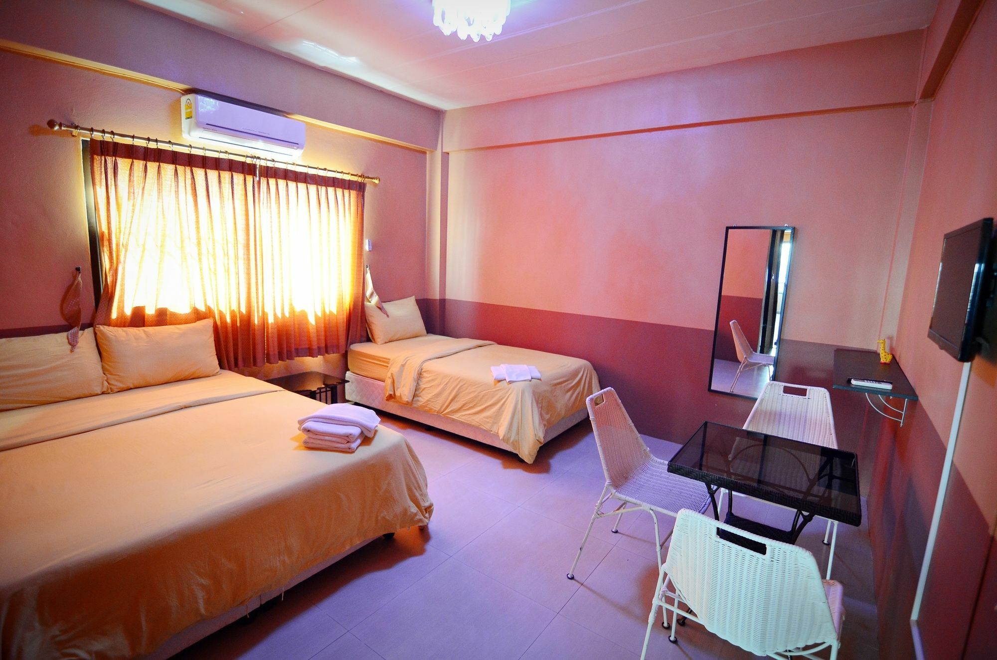 The Famous House - Guest house *