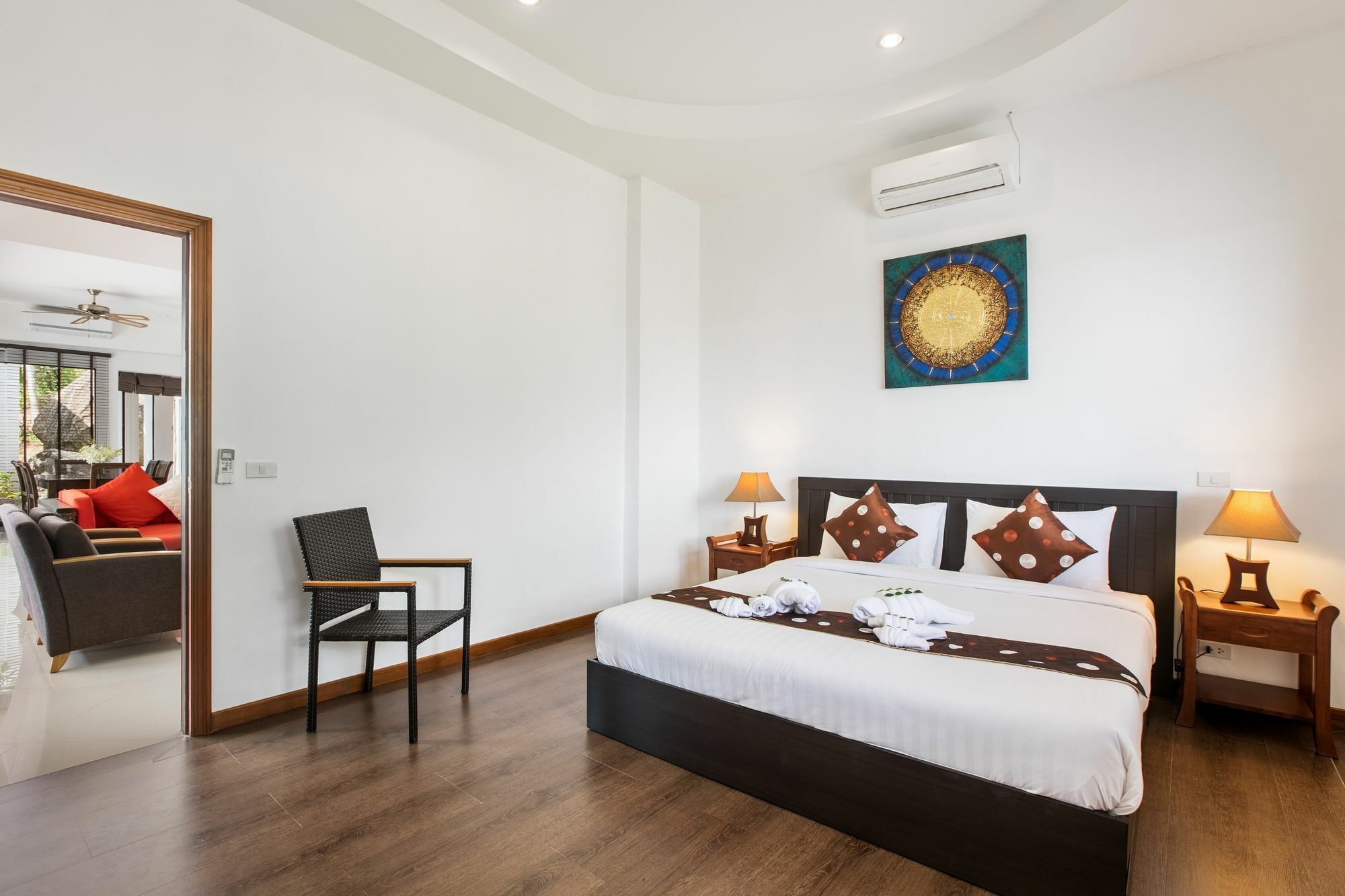 Sunny Banks - Modern Sea View 4 Bed Pool *