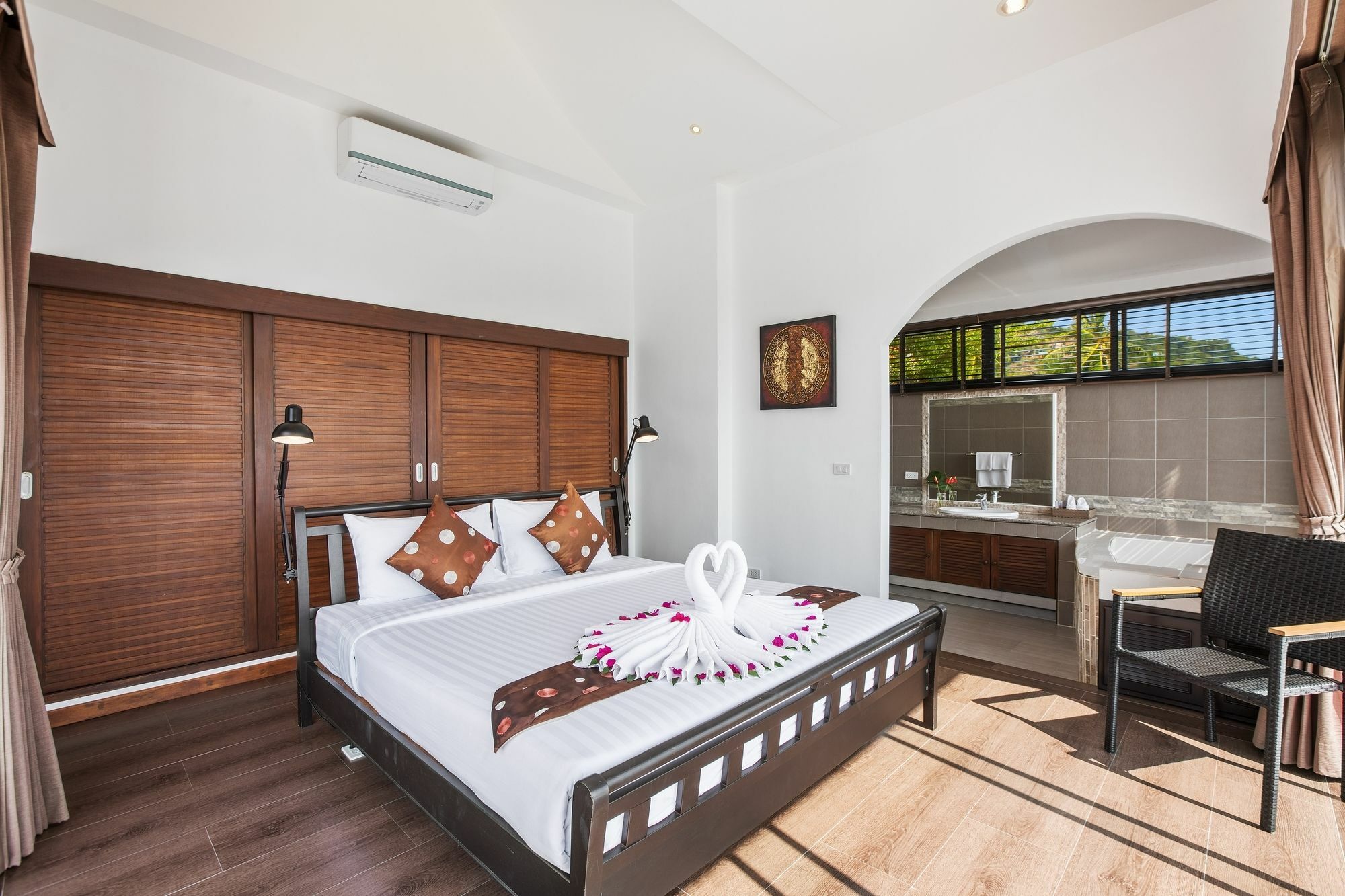 Villa Sunny Banks - Modern Sea View 4 Bed Pool
