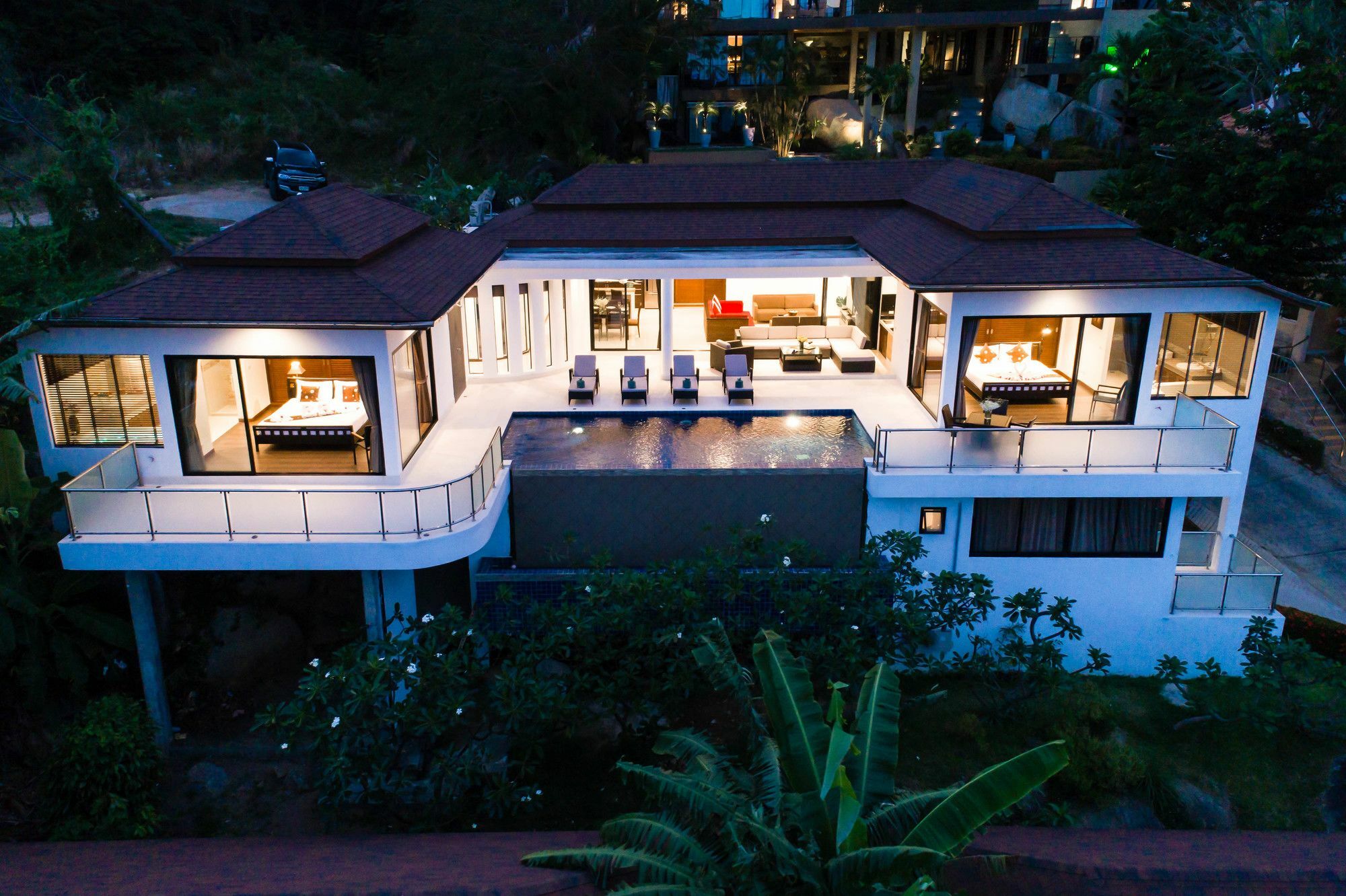 Sunny Banks - Modern Sea View 4 Bed Pool Maret