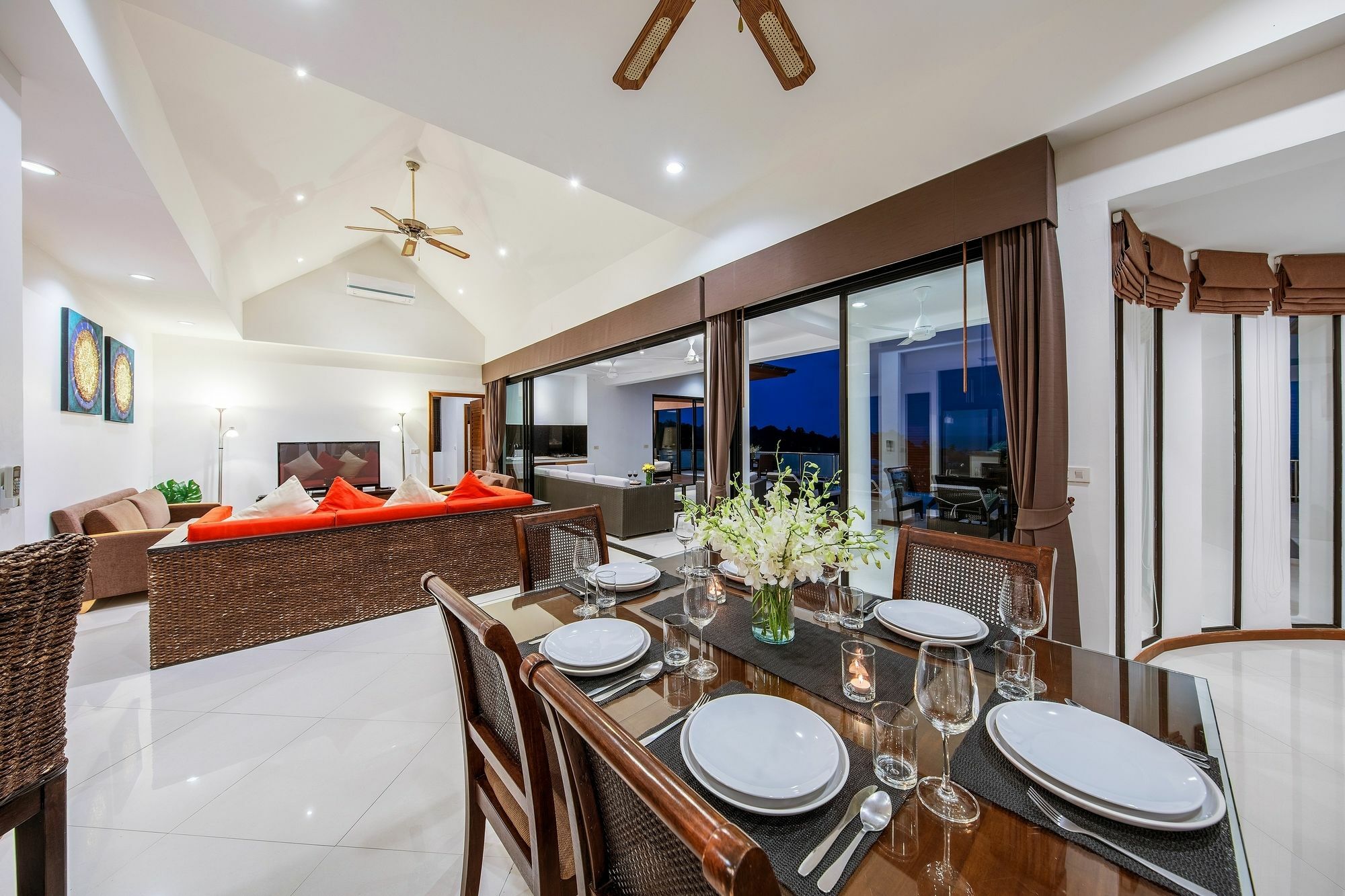 Sunny Banks - Modern Sea View 4 Bed Pool * Maret