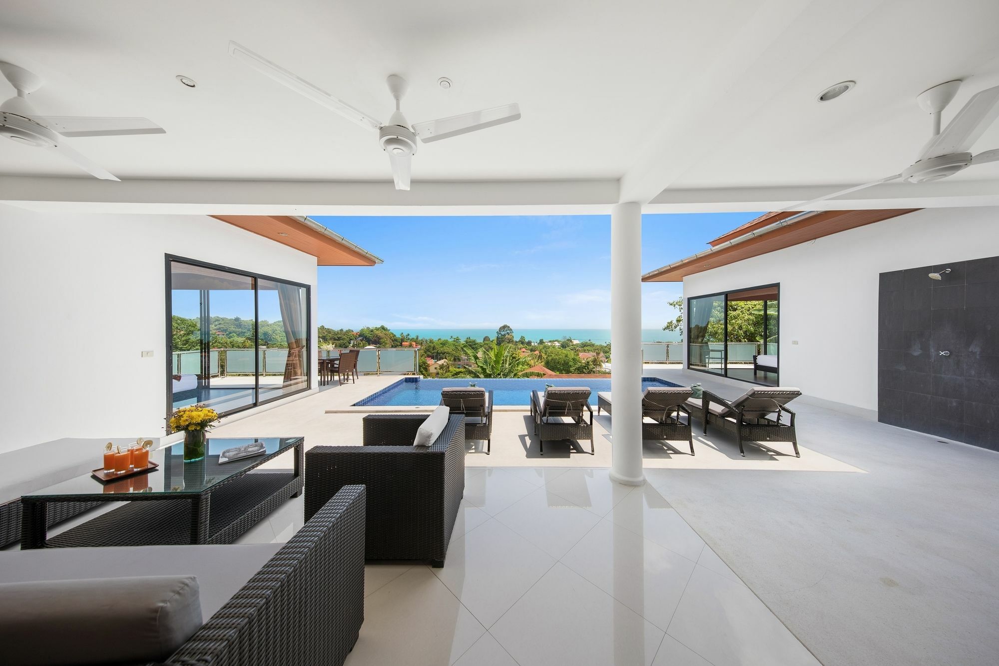 Sunny Banks - Modern Sea View 4 Bed Pool * Maret