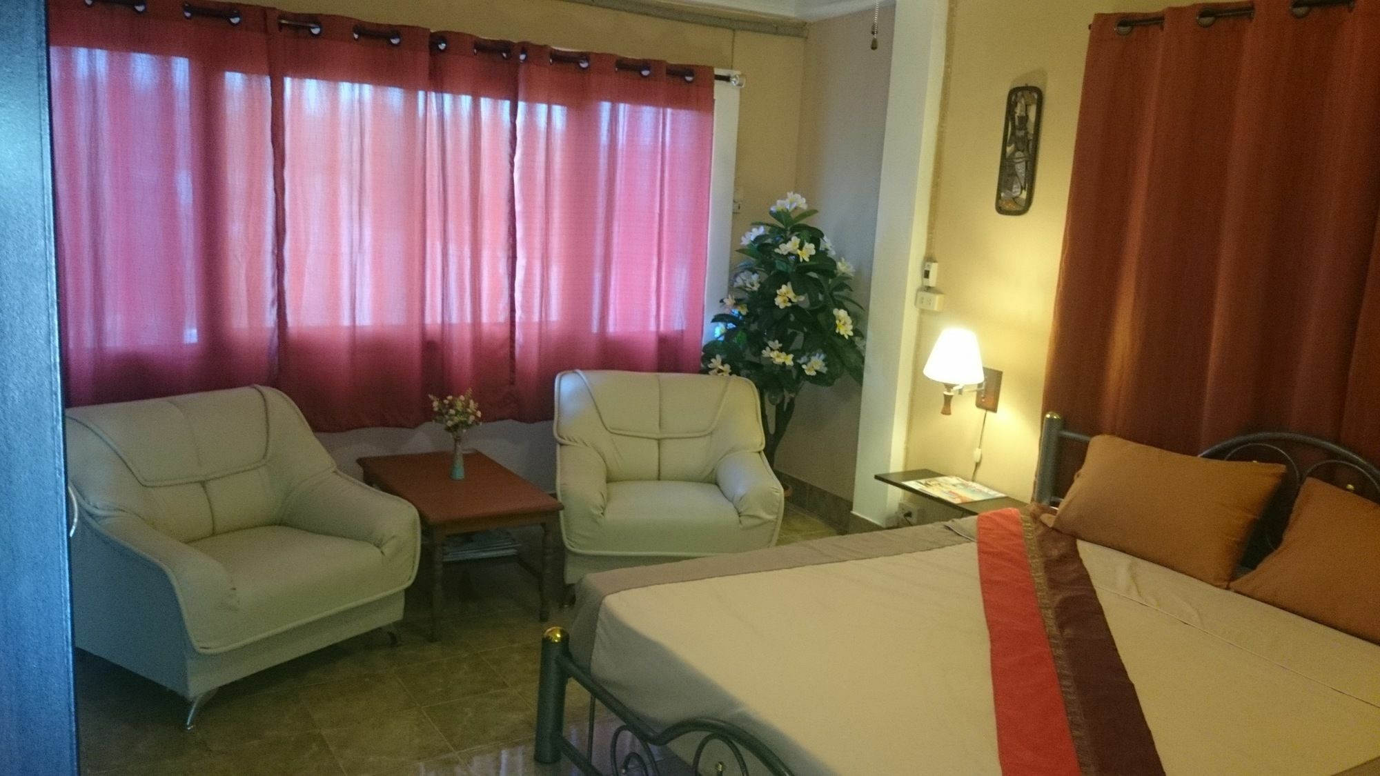 Bellmans Restaurant & Guest house Karon