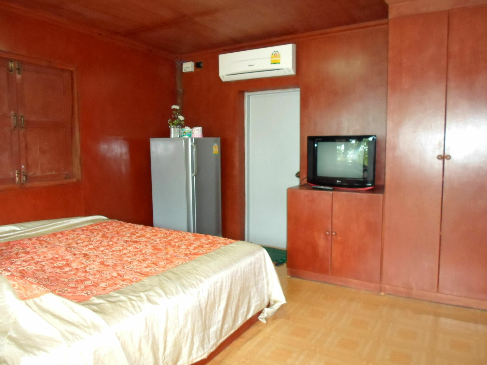 Hotel Bangrak 2*