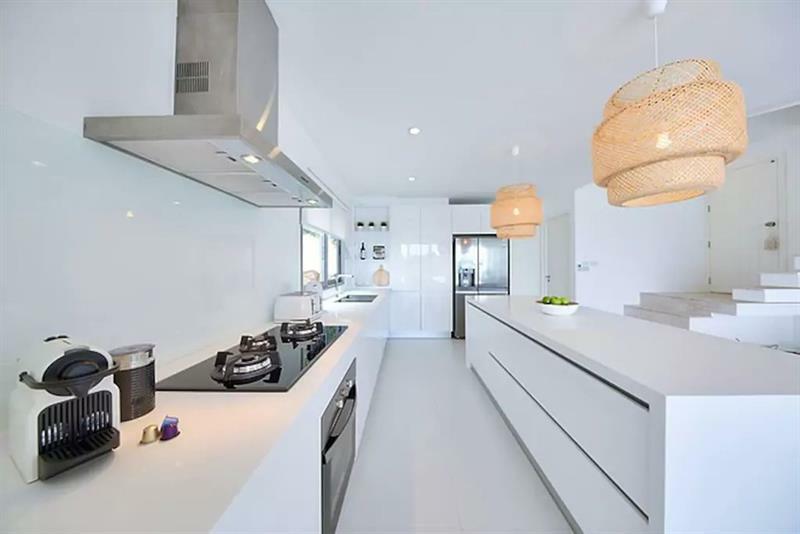 8br Luxury Steps To Villa *