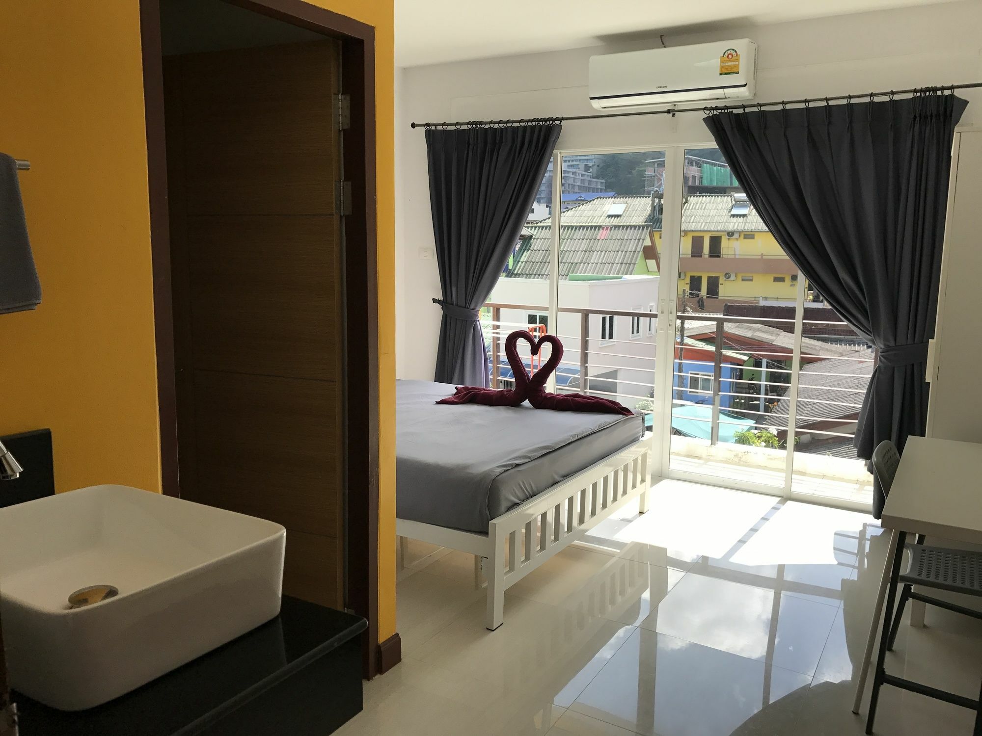 Bedbox Guesthouse And Hostel Patong