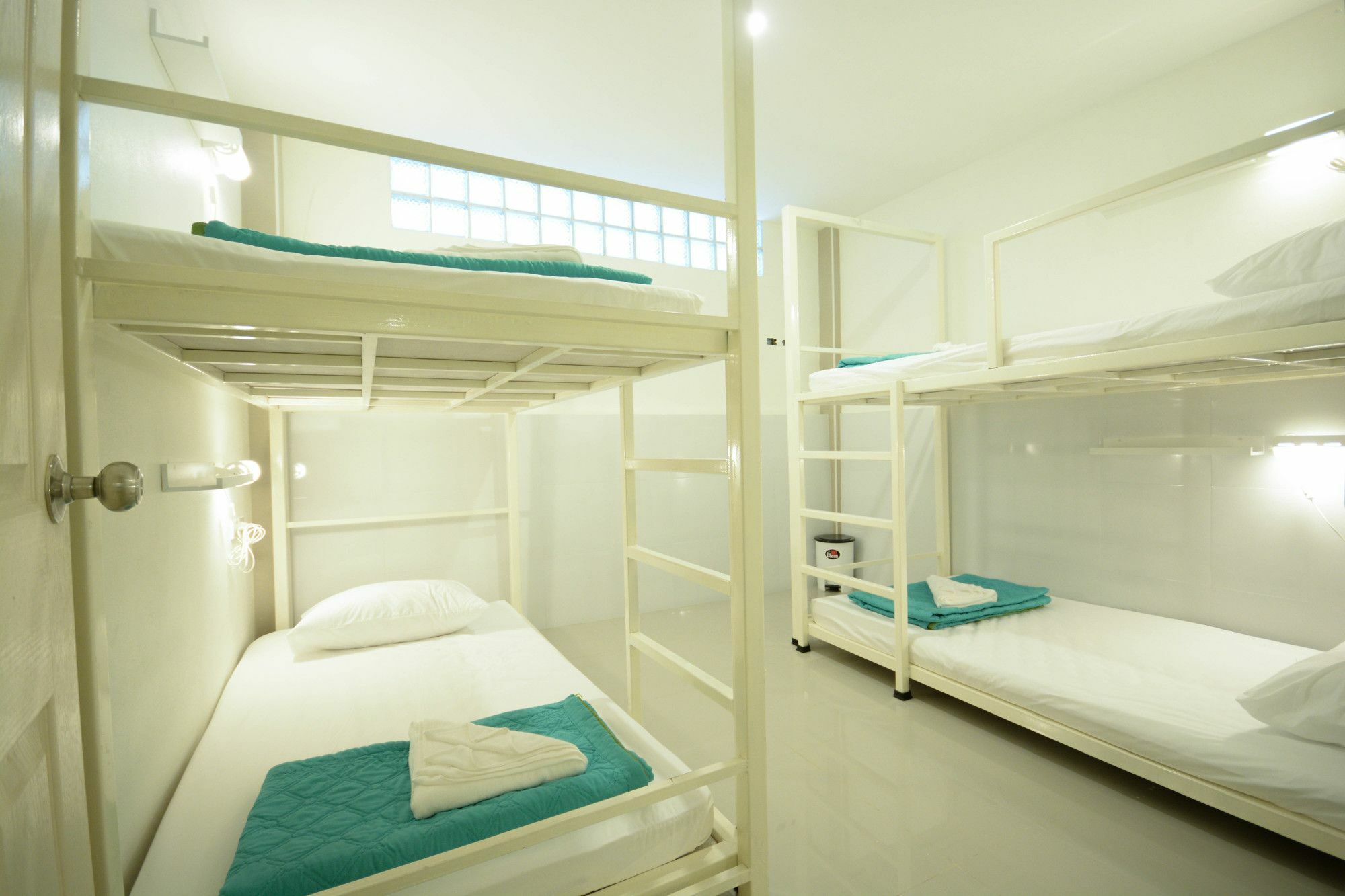 Irest Seafront Hostel Ao Nang