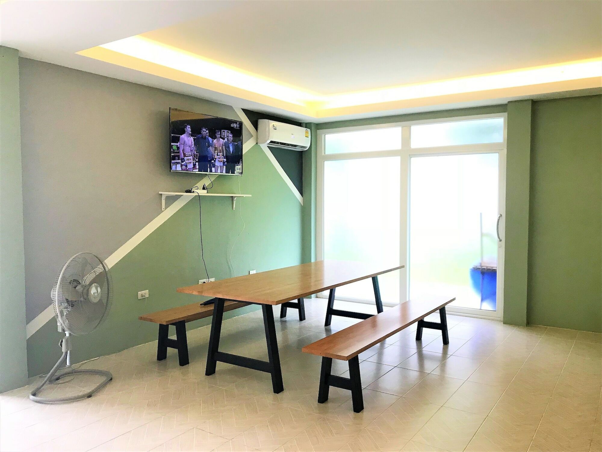V.j.island View Hotel 2*