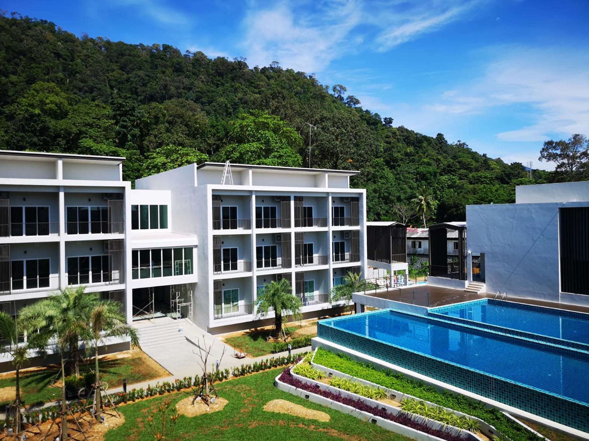 Paradise Hill Hotel