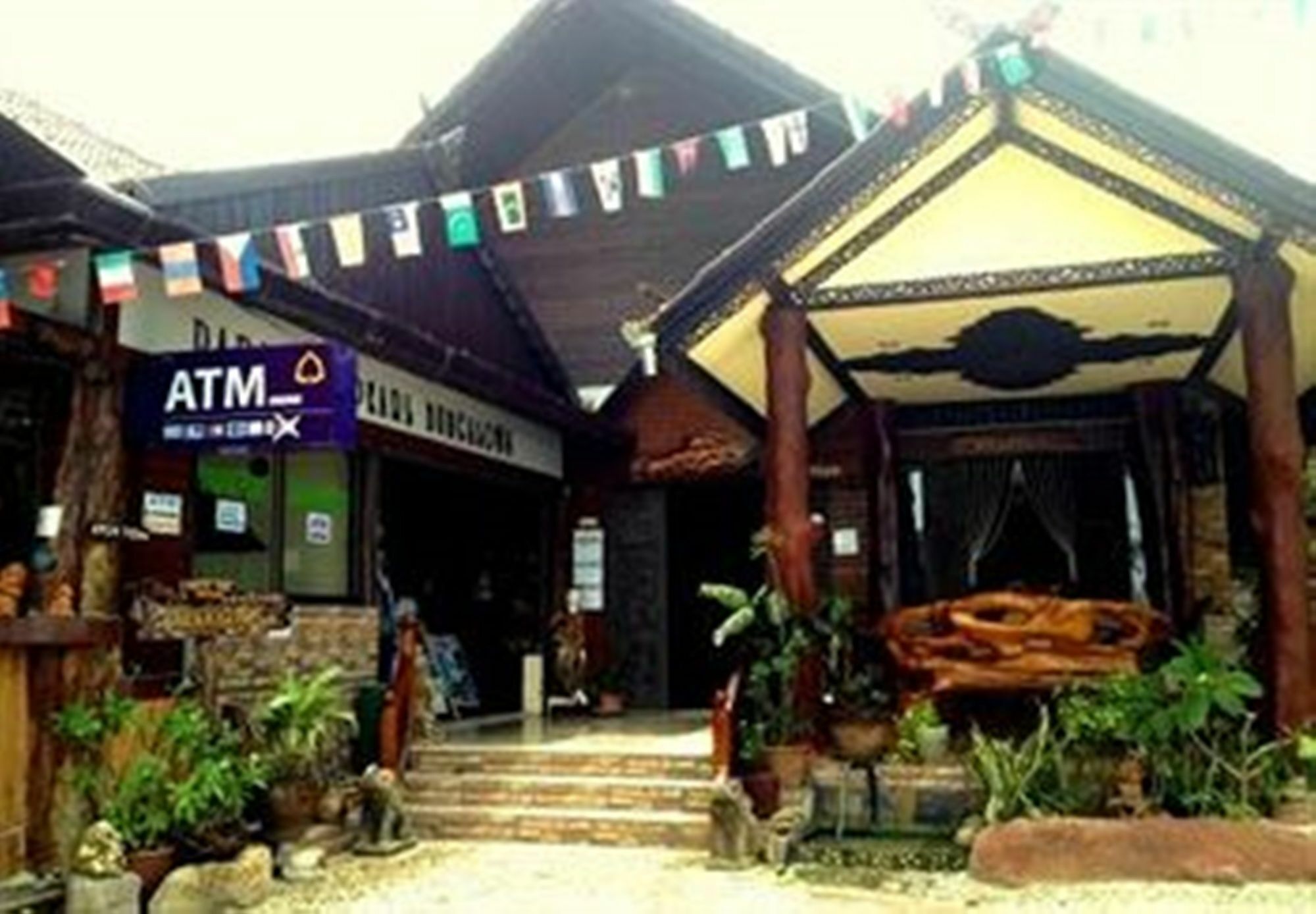 Paradise Pearl Hotel