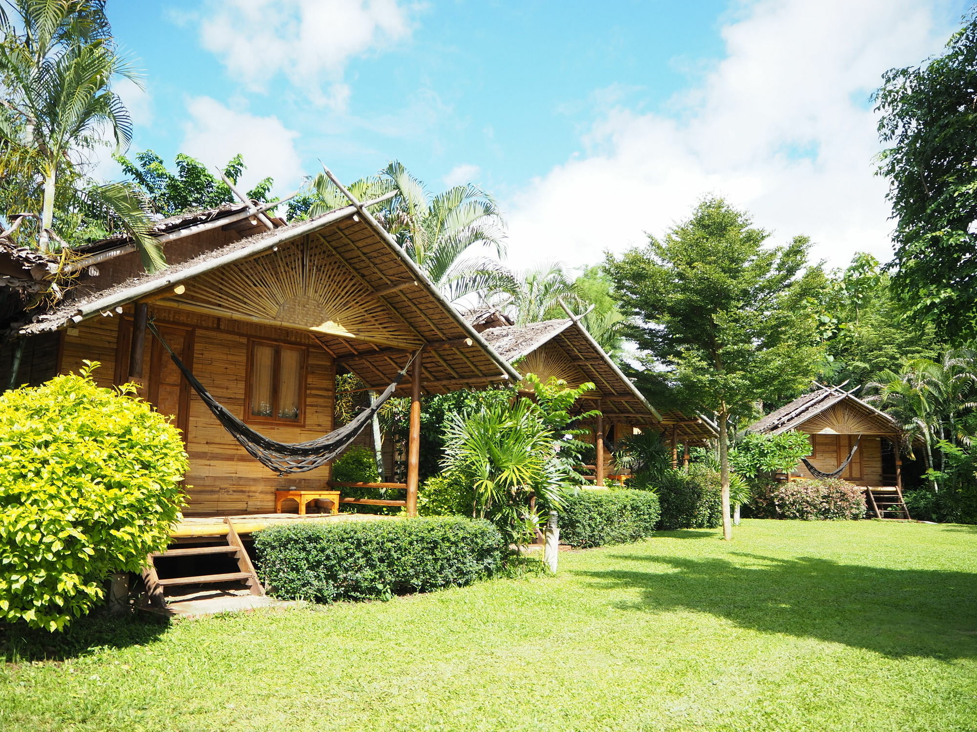 Country Hut 2*