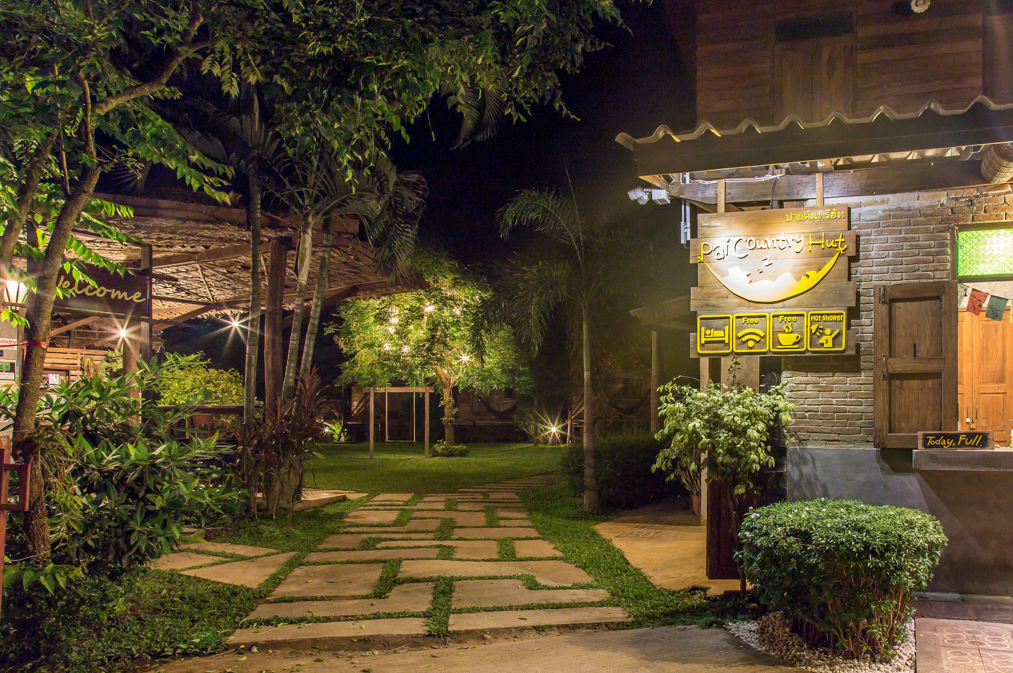Country Hut 2*