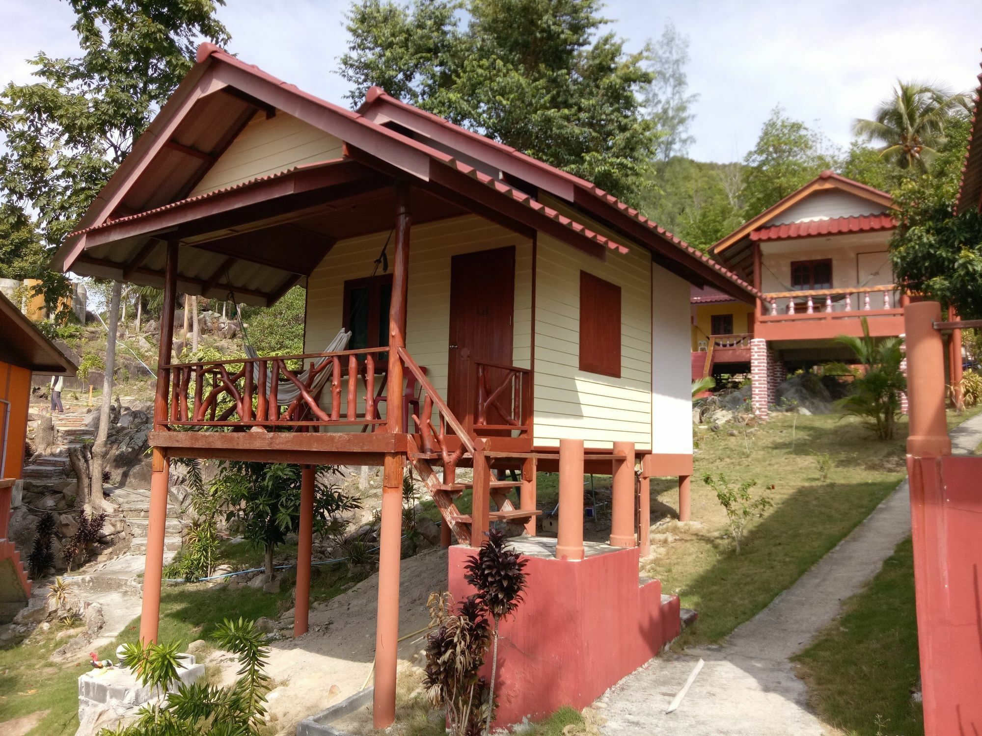 J.b.hut * Haad Yao