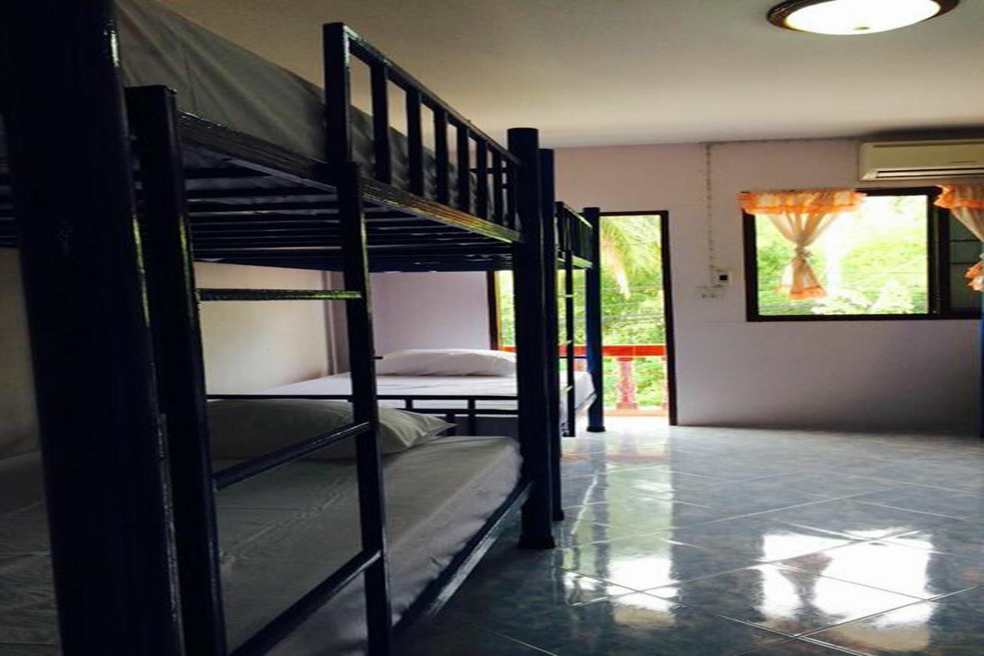 Domingo Phangan Hostel