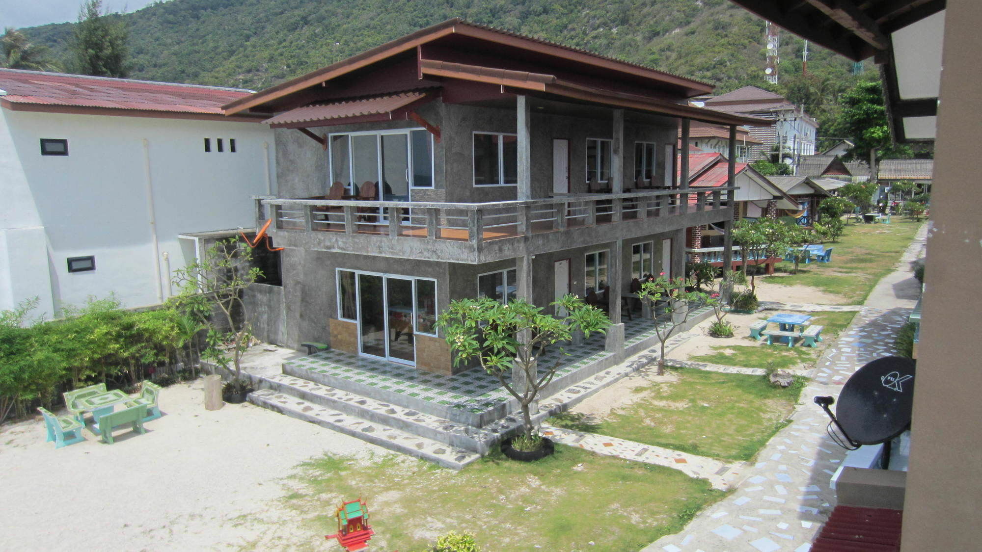 Charung Hotel 3*