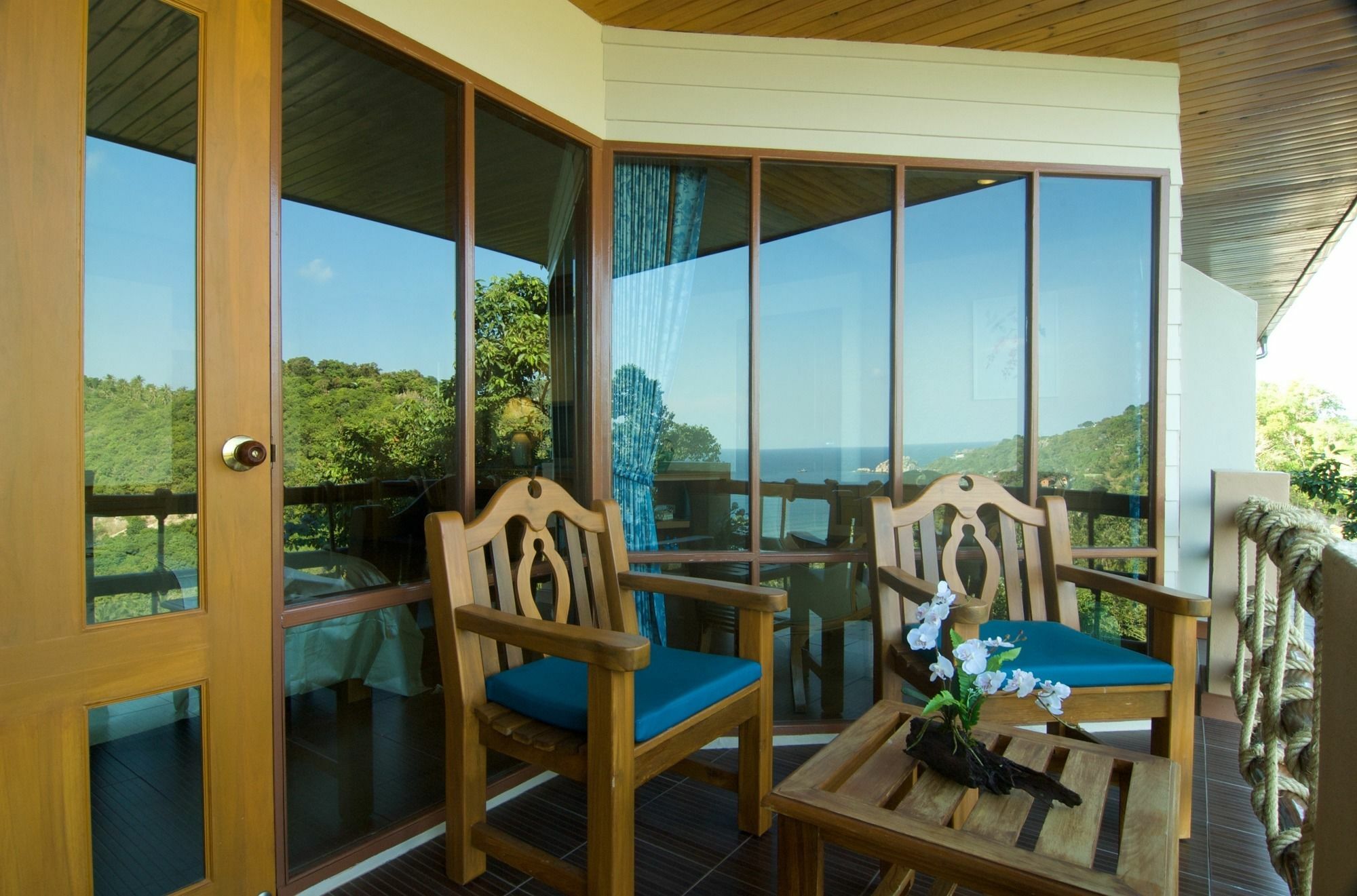 Resort Paradise Zone 3*