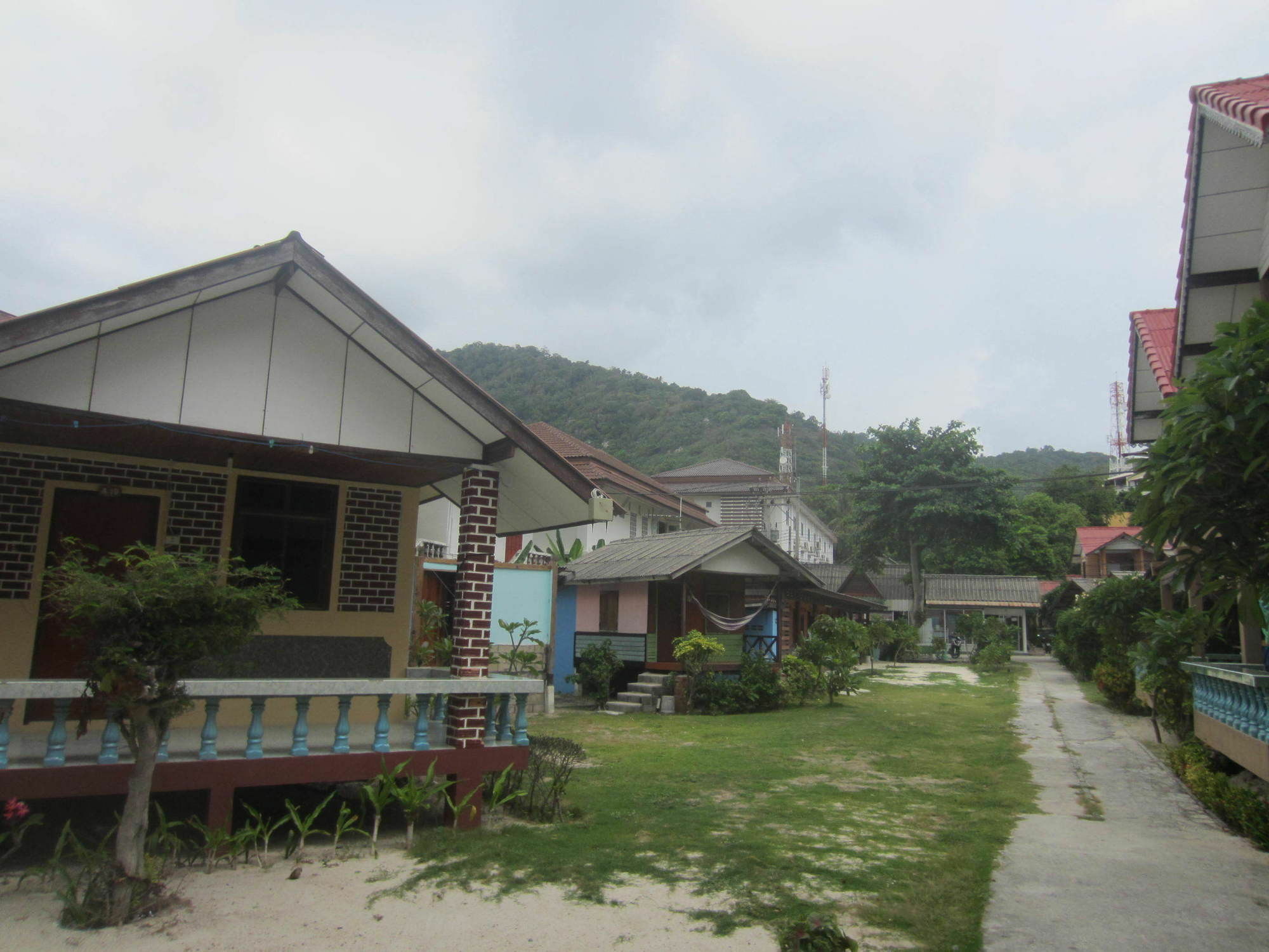 Charung Hotel Haad Rin