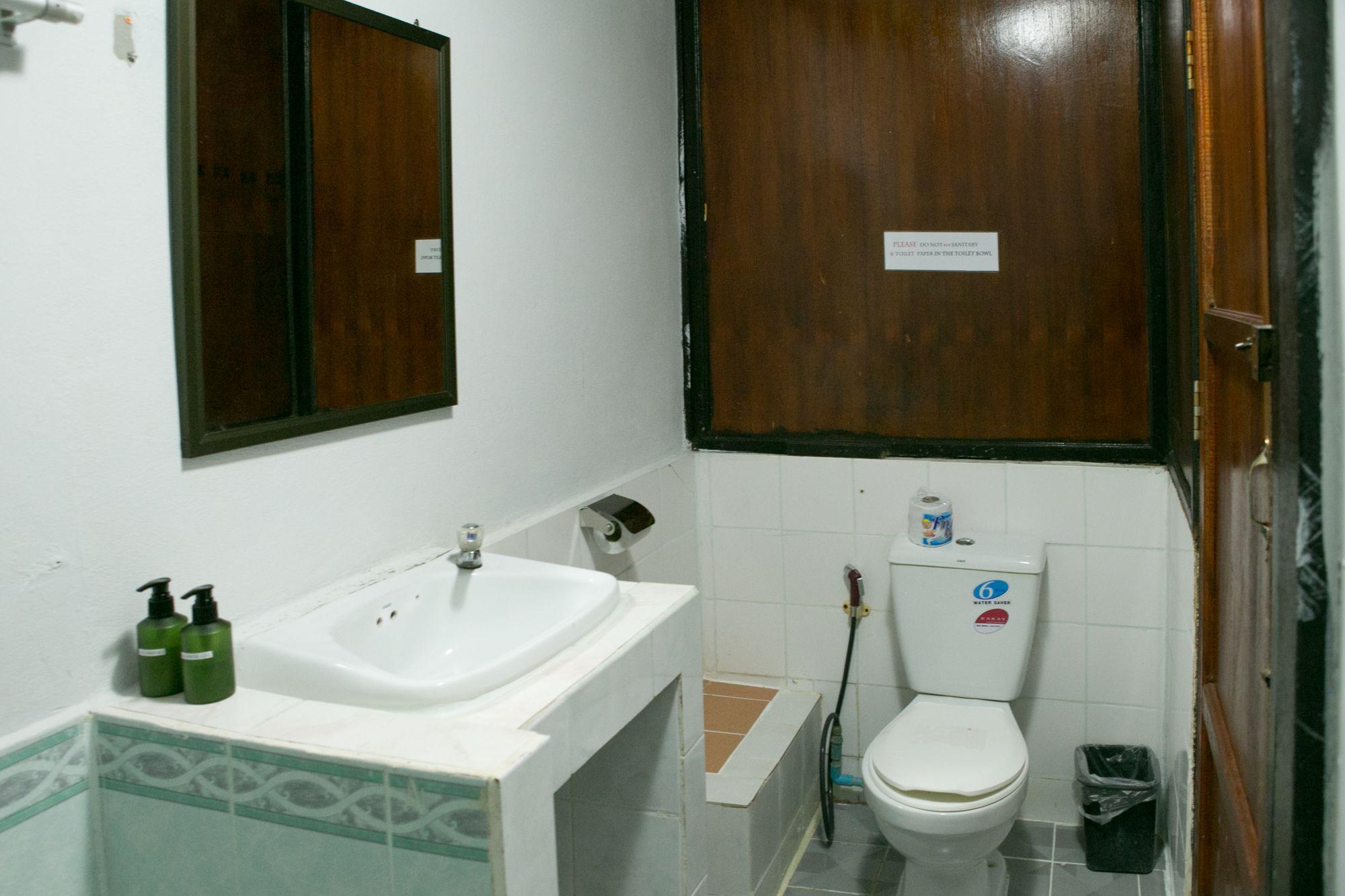 Haadrin Hotel 2*