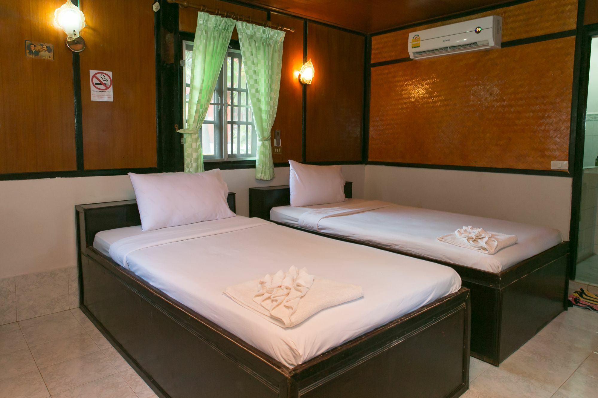 Haadrin Hotel 2*