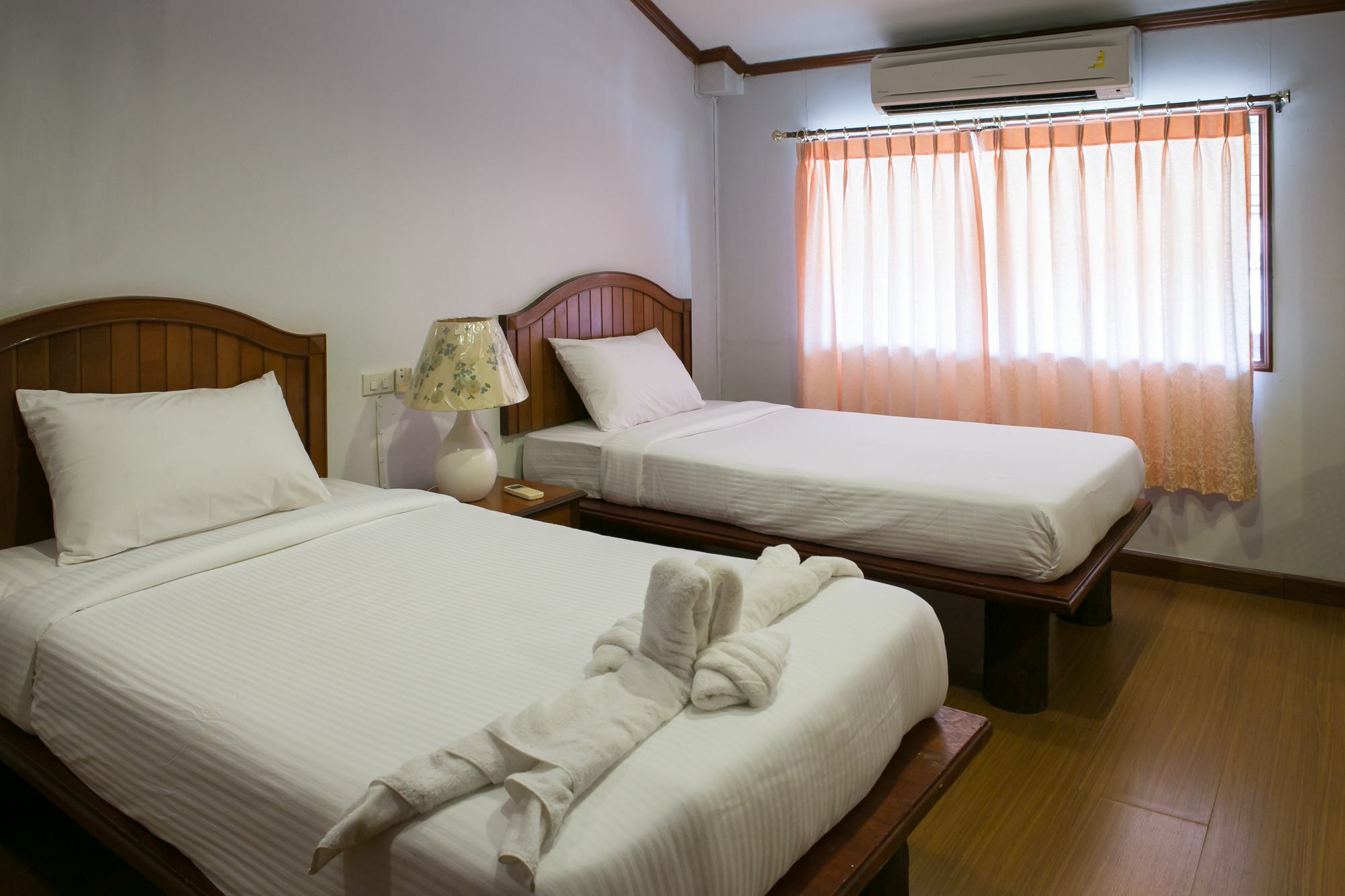 Hotel Haadrin 2*
