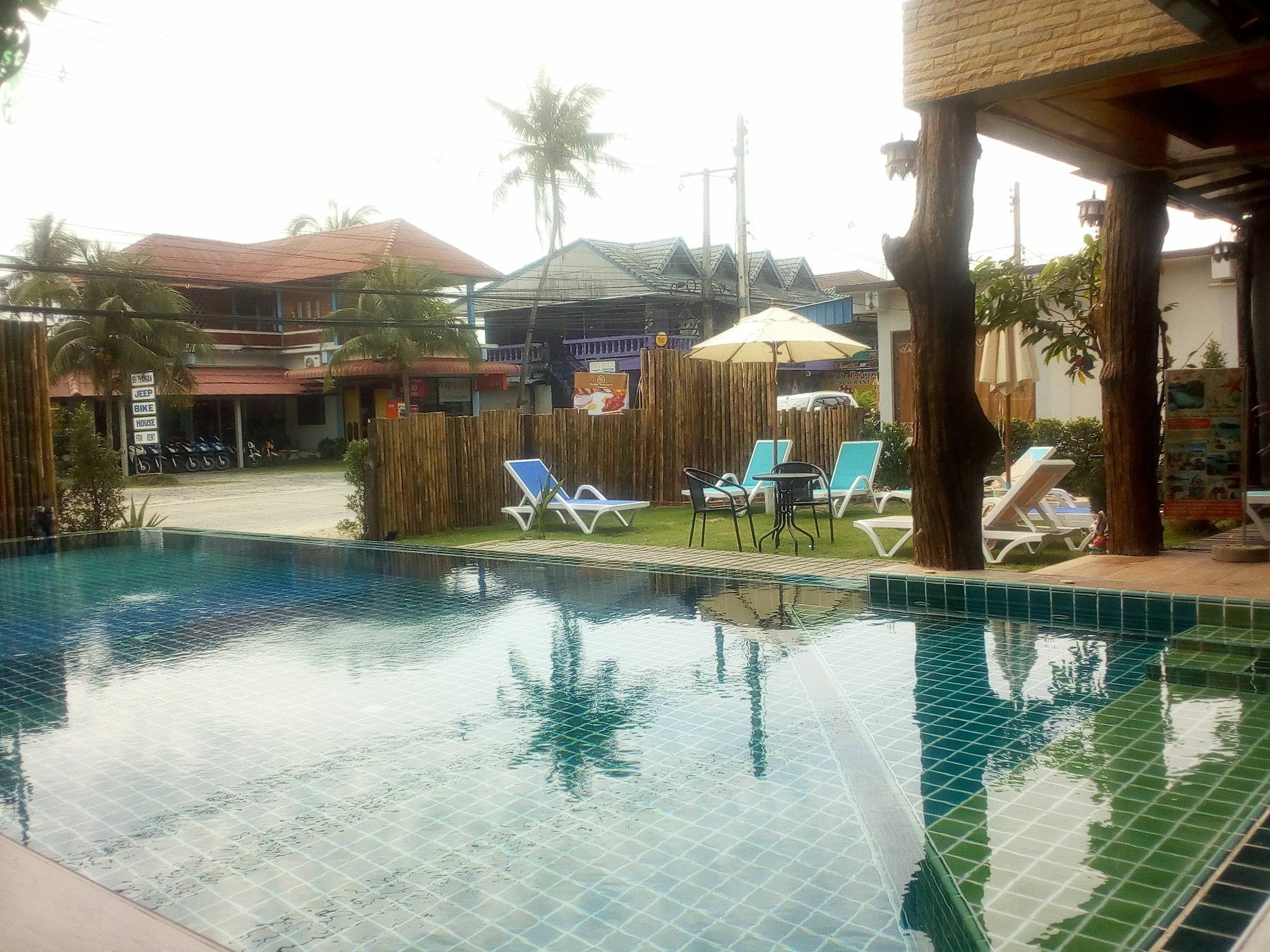 Hotel Billabong And Cafe 3*