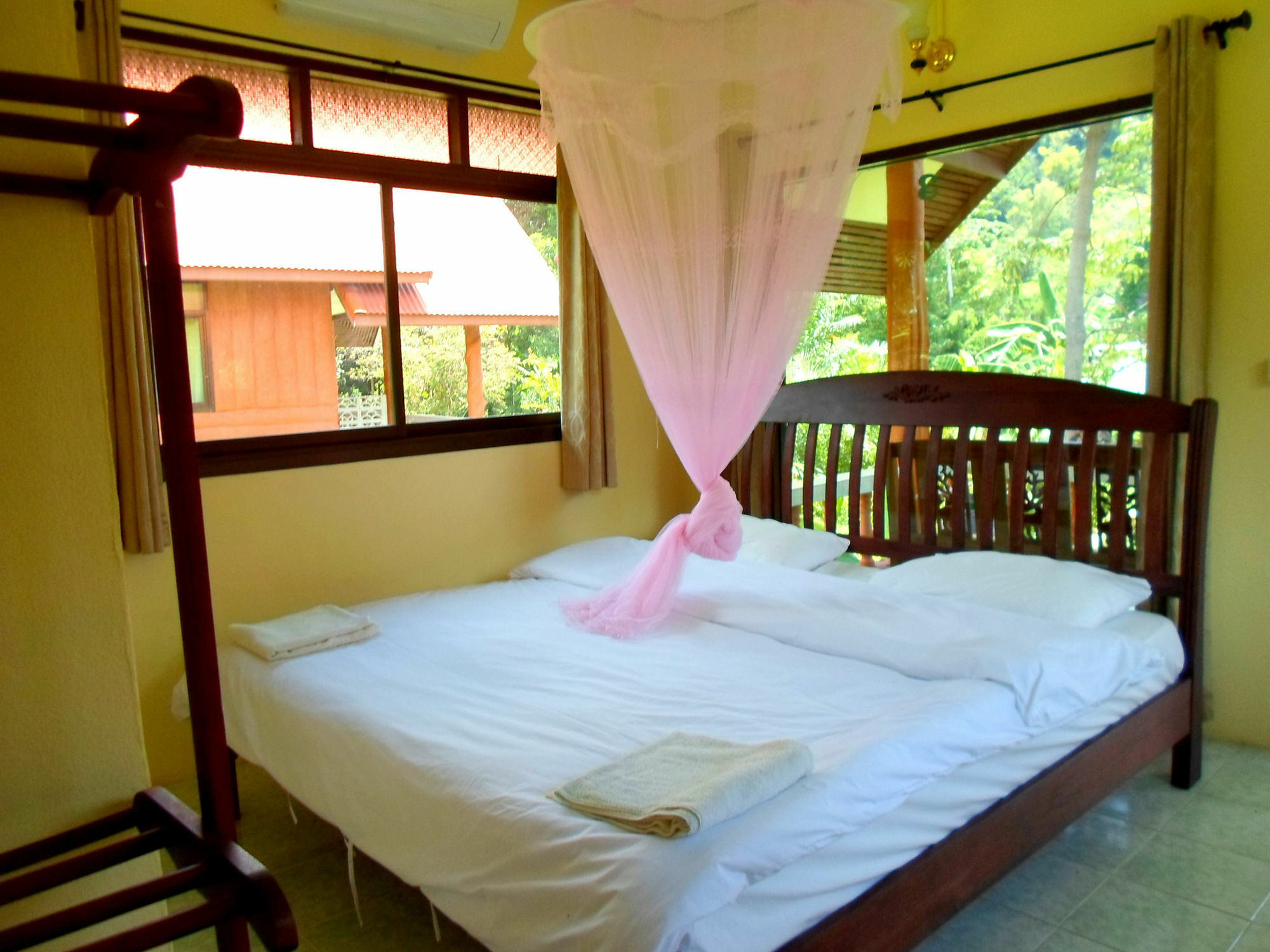 Hotel Baan Rimnam Khao Sok Phanom