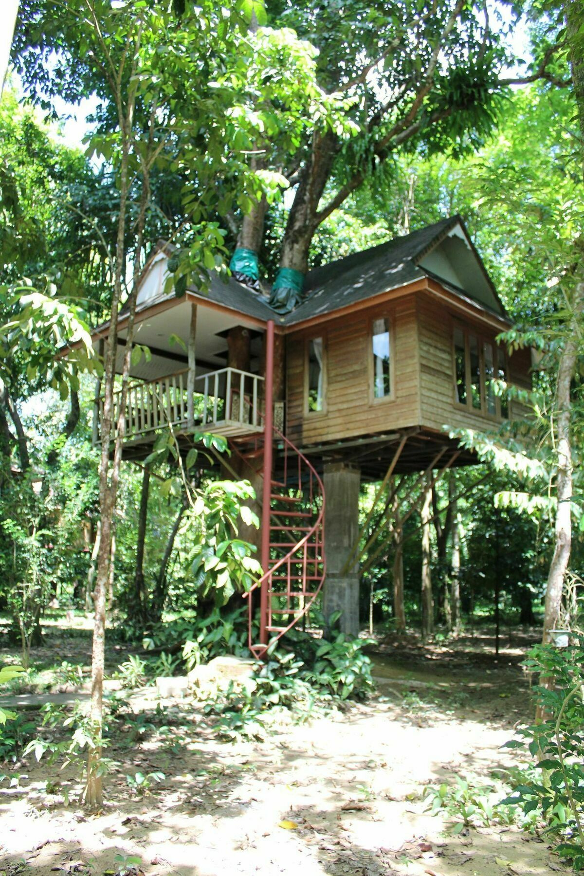 Baan Khao Sok Holiday park *