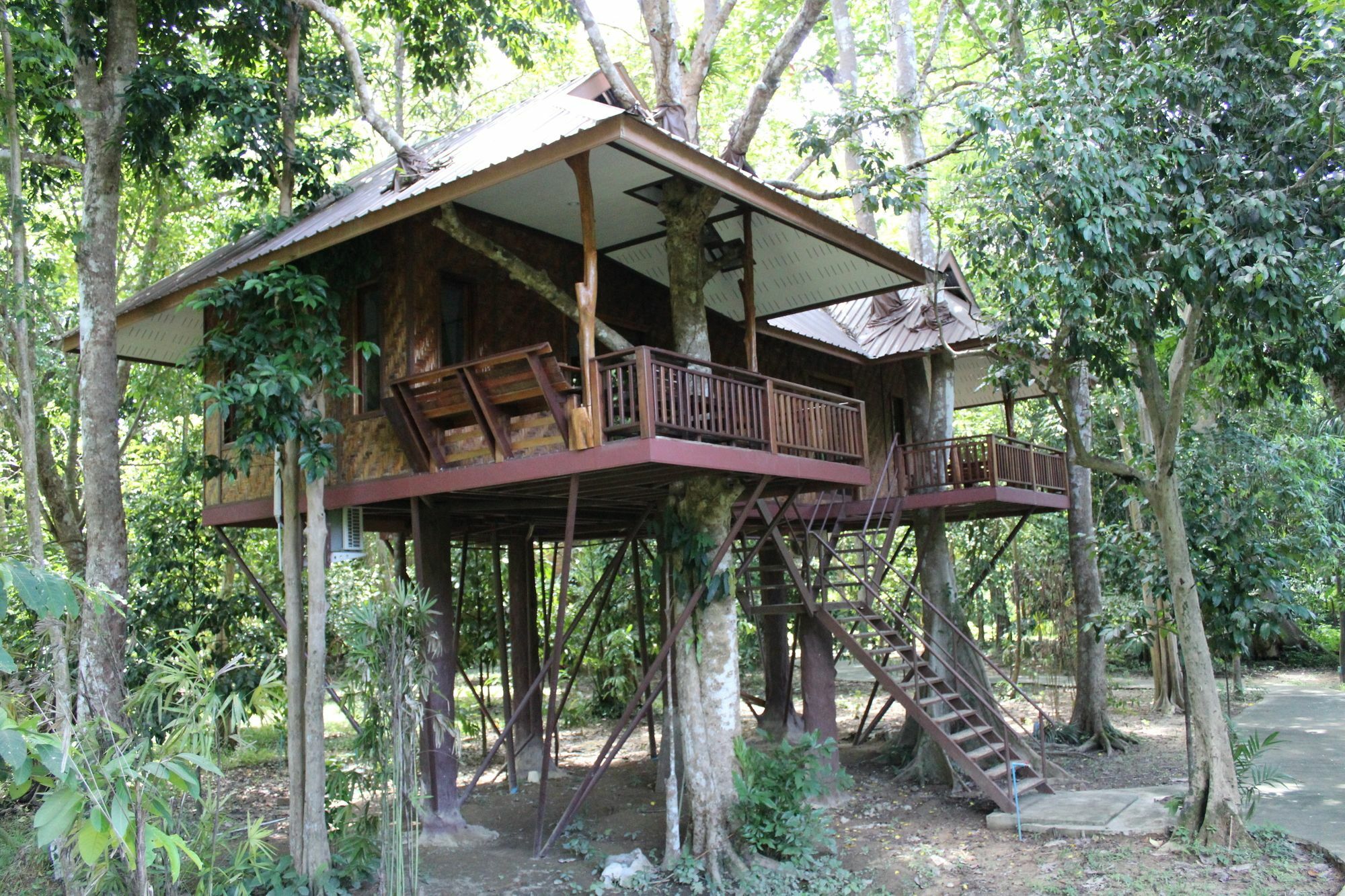 Baan Khao Sok