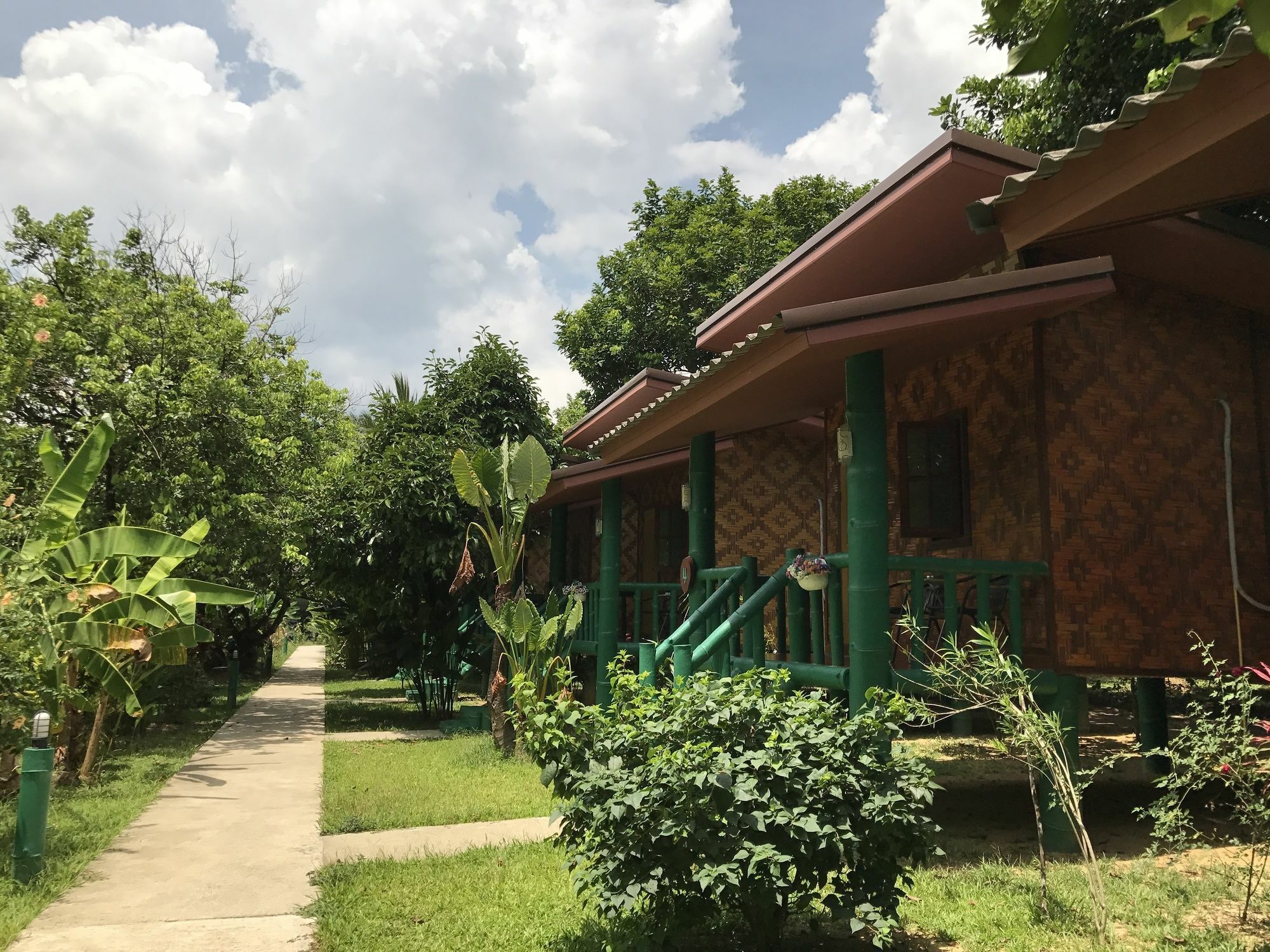 The Royal Bamboo - Sha Certified * Khao Sok National Park