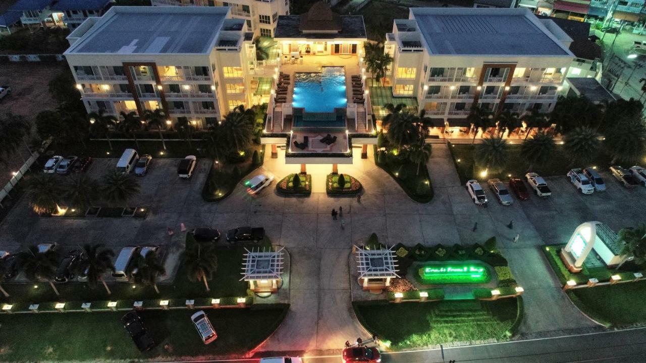 Front Bay 4*