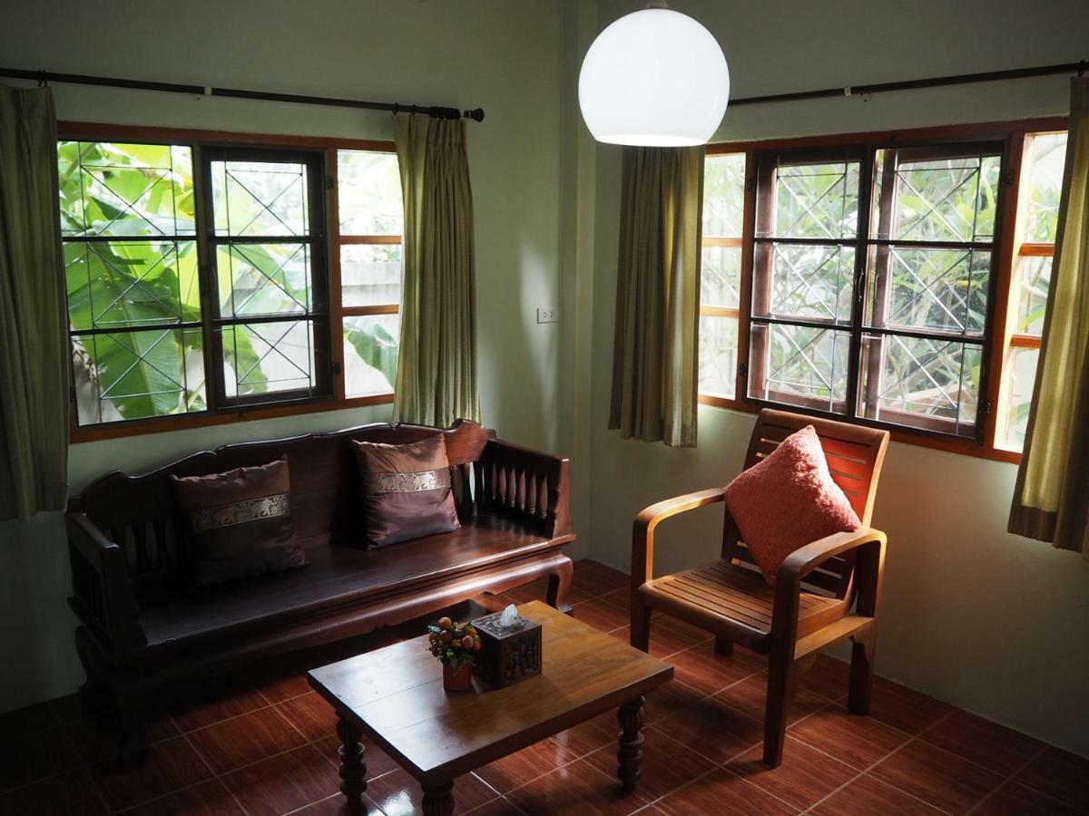 Baan Sala Lung Dam 2*