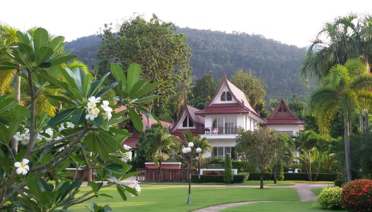 Sea Lavender Villa *