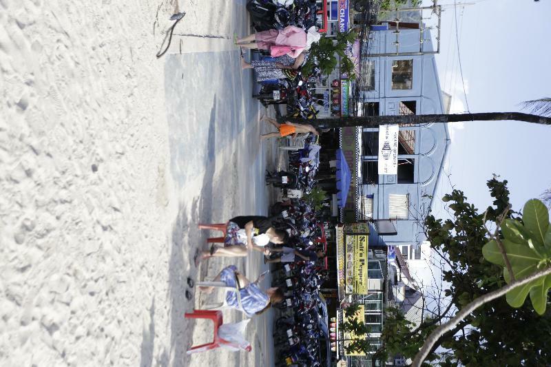 Beachfront Boutique 3*