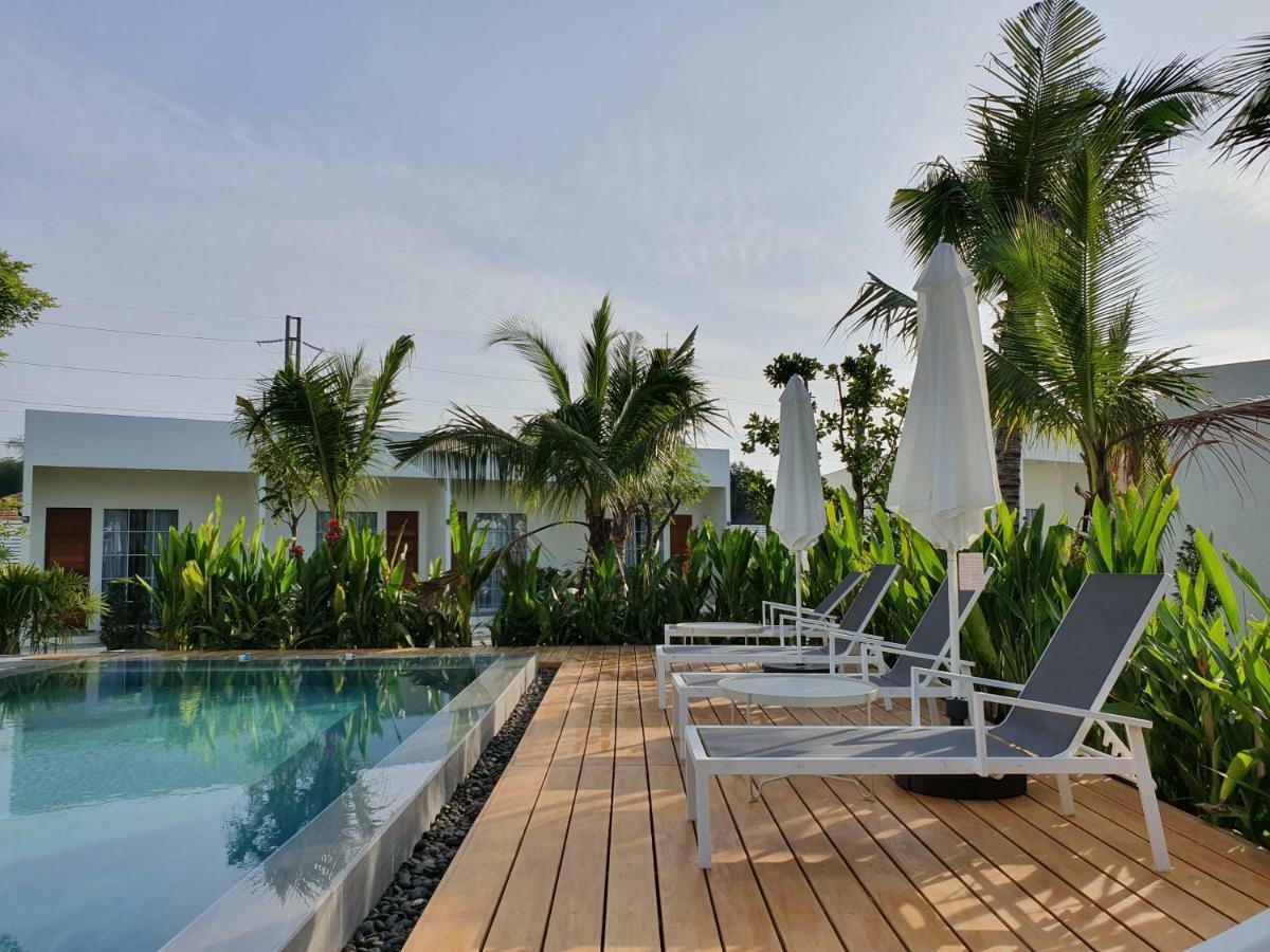 Resort Meet Boutique