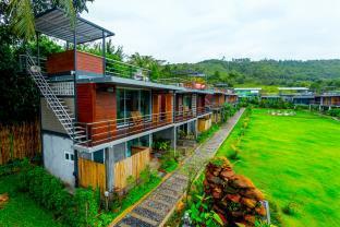 Baan Boom Boxes 3* Mae Nam