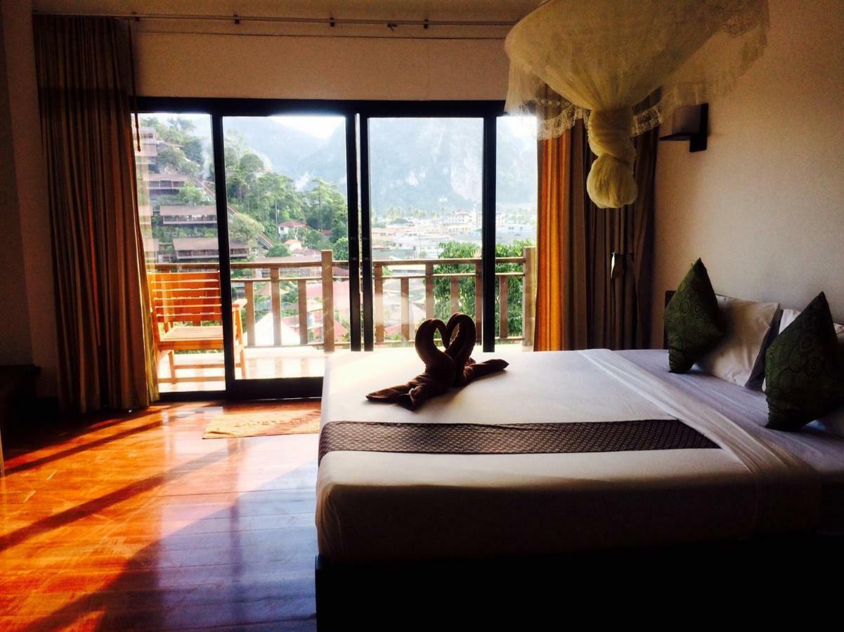Resort Phitharom Pp Phi Phi Don