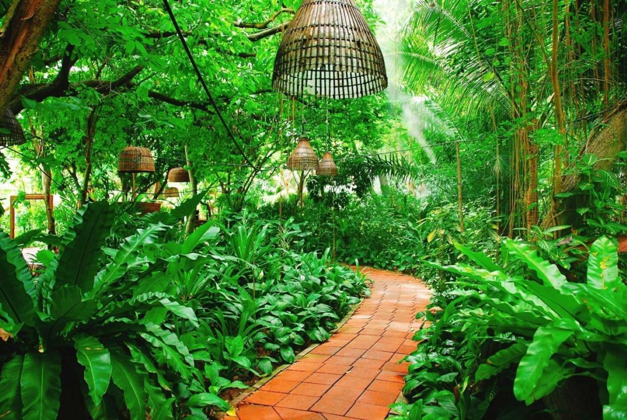 Birds And Bees Resort 3*