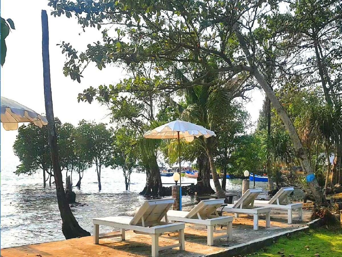 Guest house ฺbay Yard Hut Koh Chang