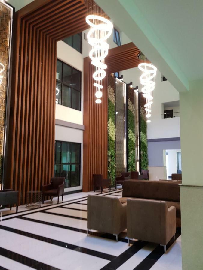 Dusit Grand View *