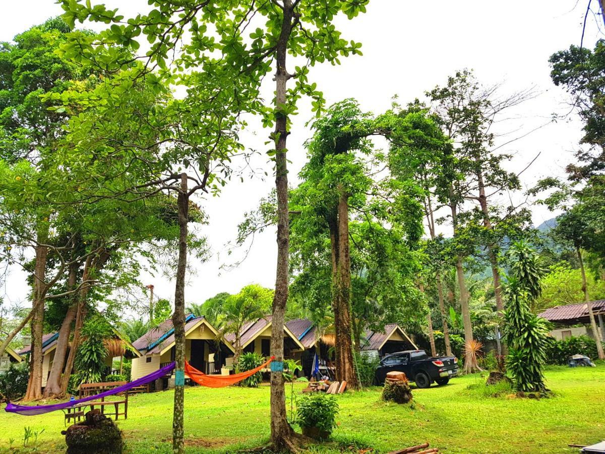 ฺbay Yard Hut Guest house