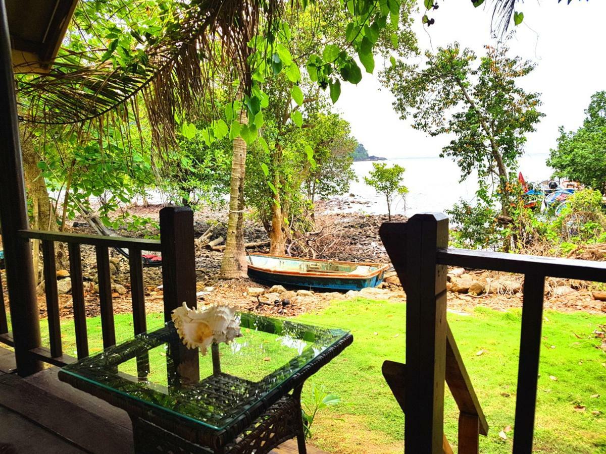 ฺbay Yard Hut Koh Chang