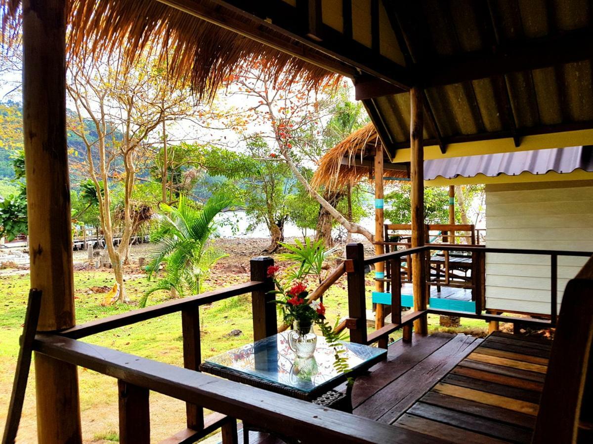 ฺbay Yard Hut Guest house