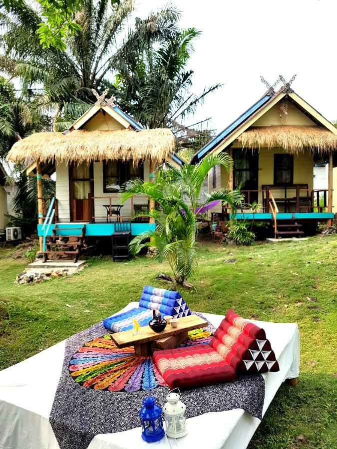 ฺbay Yard Hut Guest house