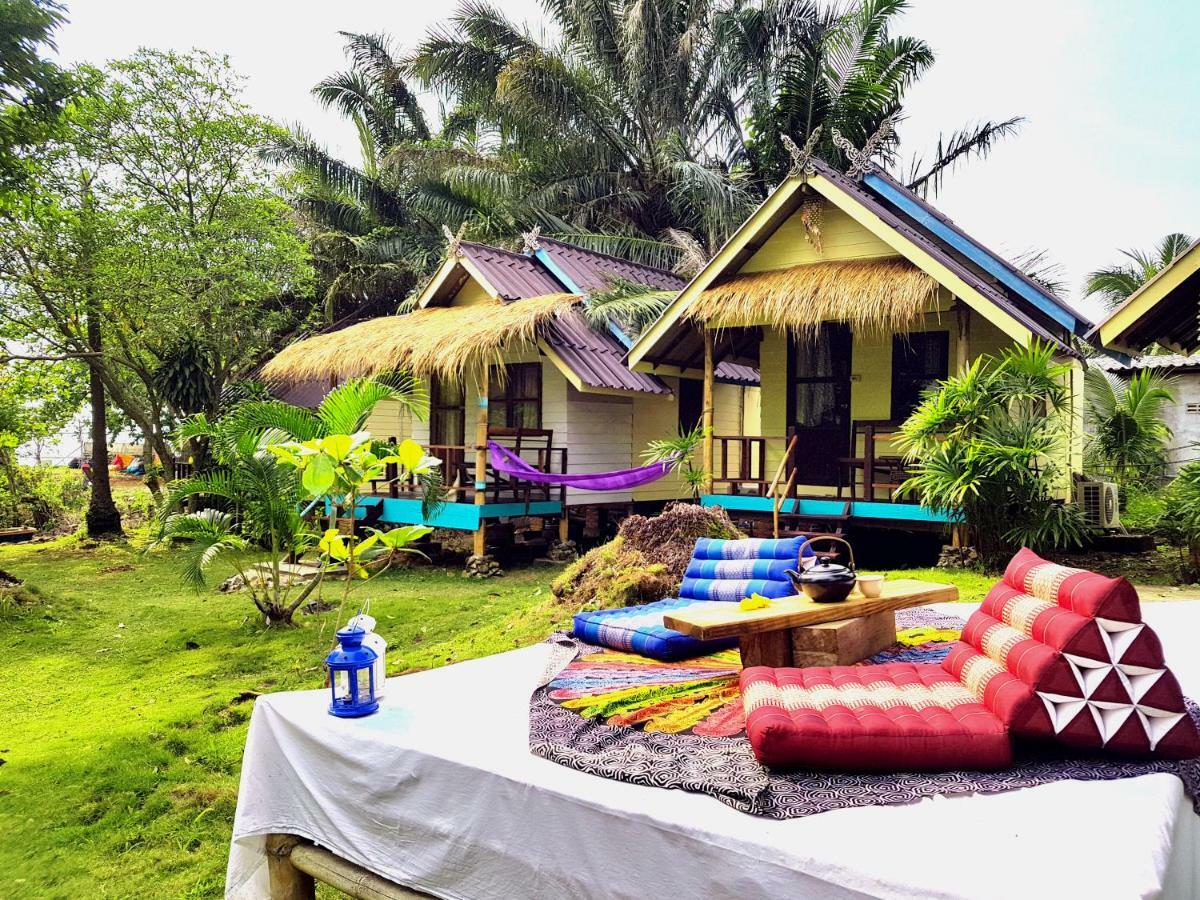 ฺbay Yard Hut Guest house